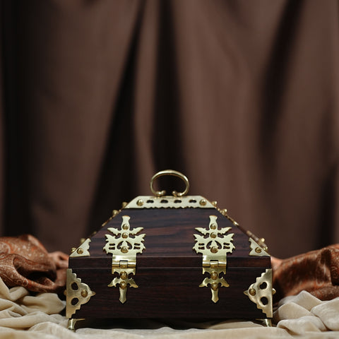 Nettoor Box (Wood Finish)