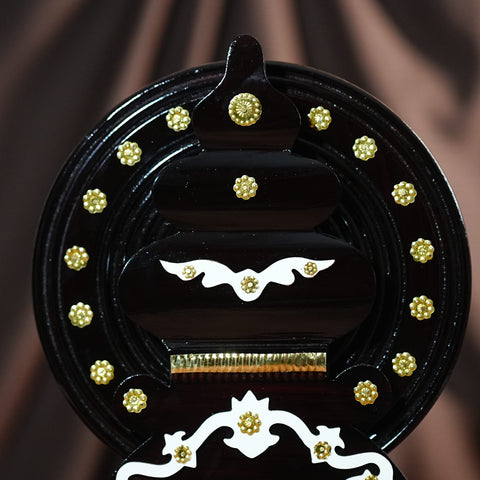 kathakali head hanging