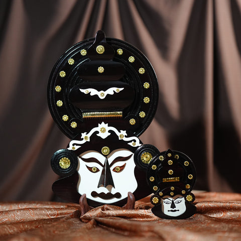 kathakali head hanging